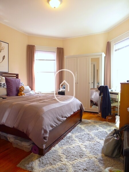 Building Photo - 158 Harvard St