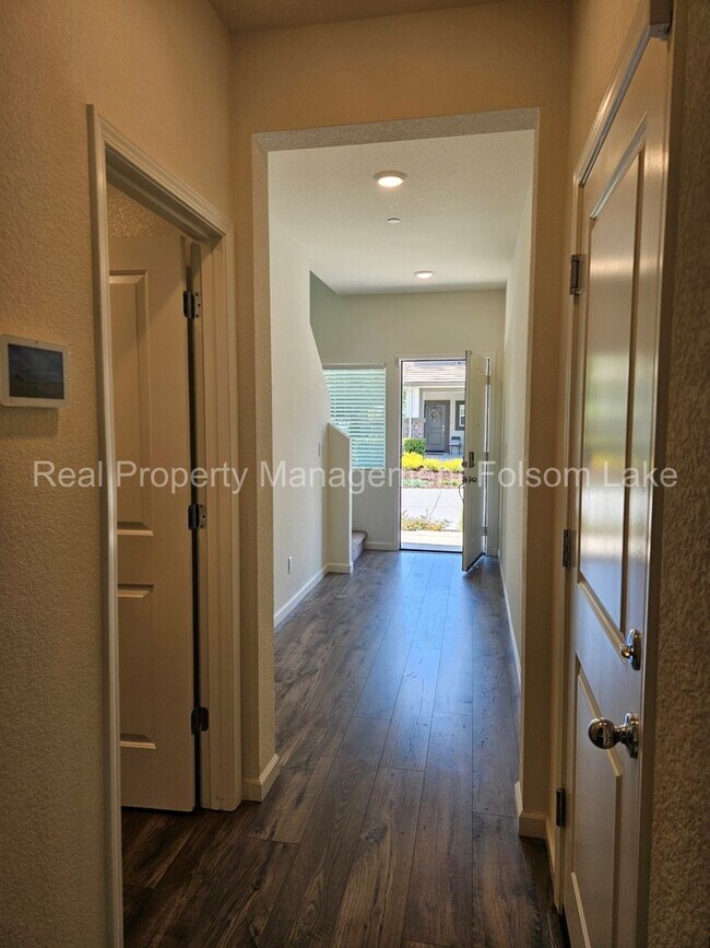 Foto del edificio - 4bd 2.5ba Home in the desirable Parkbridge...