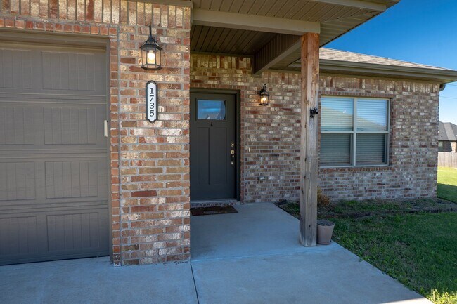 Foto del edificio - 1733 Booker Cir