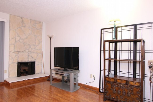 Building Photo - 12406 NE 130th Ct