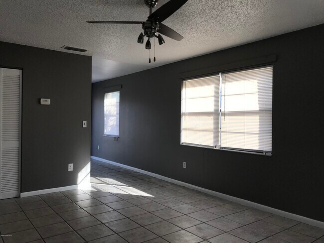Foto del edificio - 253 Canaveral Beach Blvd