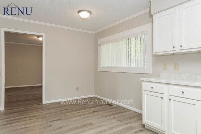Foto del edificio - Available Now!