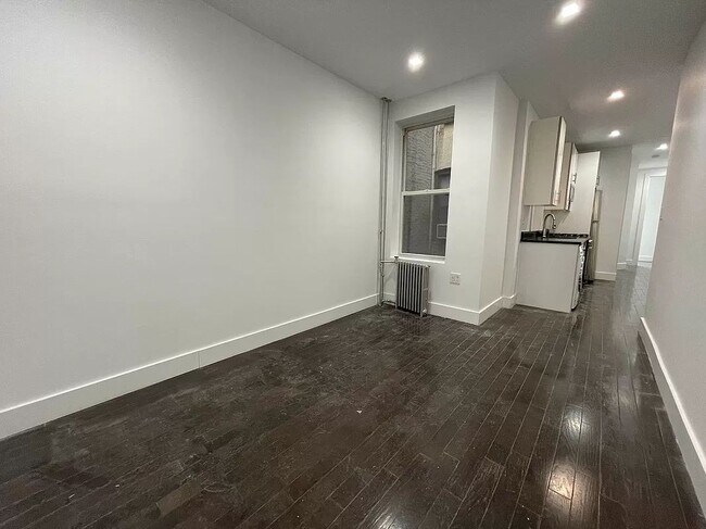 Foto del edificio - 954 Seneca Avenue