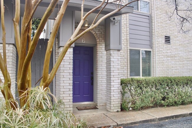 Building Photo - 102 Vassar Ln