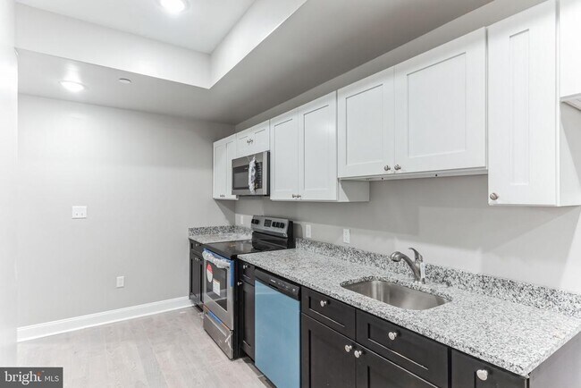 Foto del edificio - 667 N 39th St
