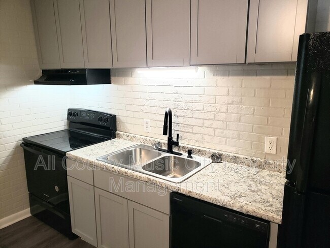 Foto del edificio - 1438 Pennock Ave