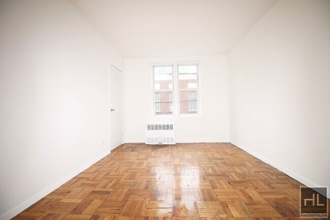 Foto del edificio - BARCLAY AVENUE