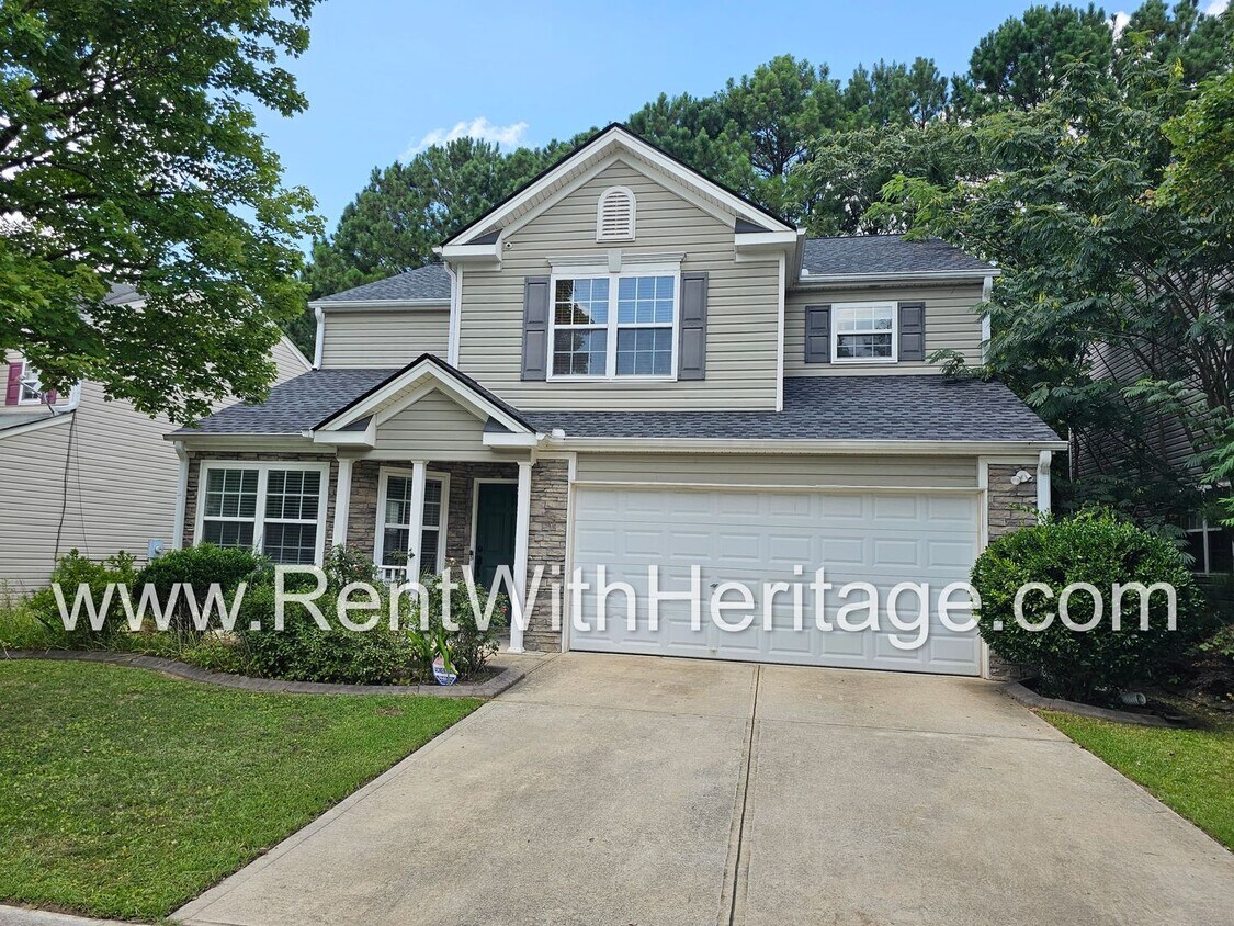 Primary Photo - Gorgeous 5 bedroom, 2.5 bath / Attention t...