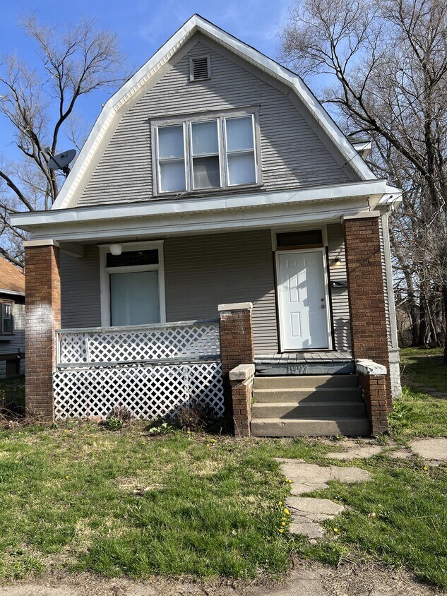 Primary Photo - 1927 W Proctor St