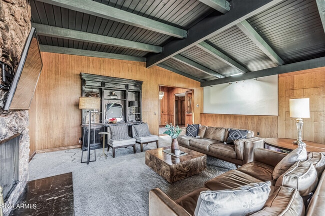 Building Photo - 75 Elysian Dr