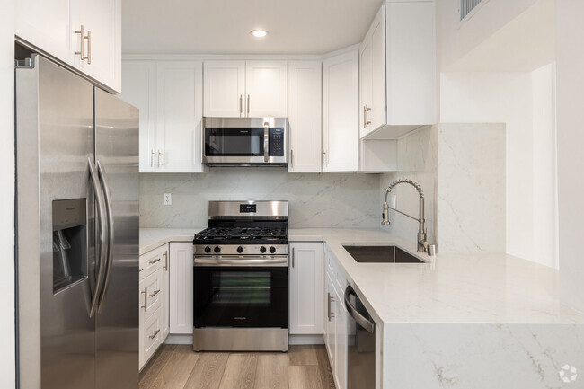 2 habitaciones, 2 baños, 1000 pies cuadrados, cocina - 11675 Darlington Place