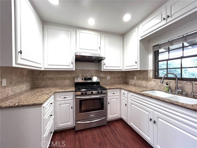 Foto del edificio - 925 El Dorado St