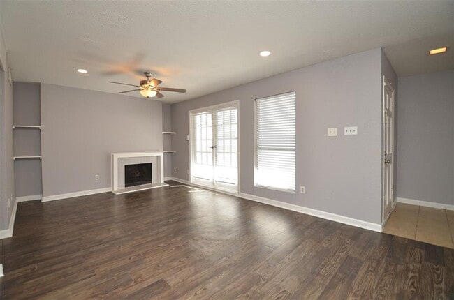 Building Photo - 781 Country Pl Dr
