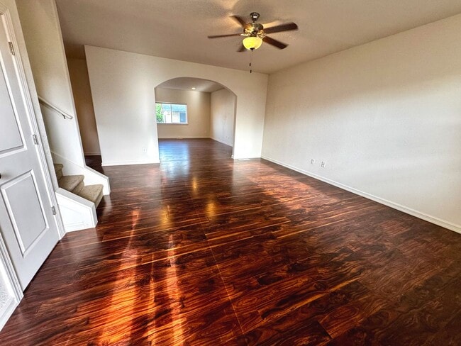 Building Photo - Spacious 3-4 Bedroom Home with Low Mainten...