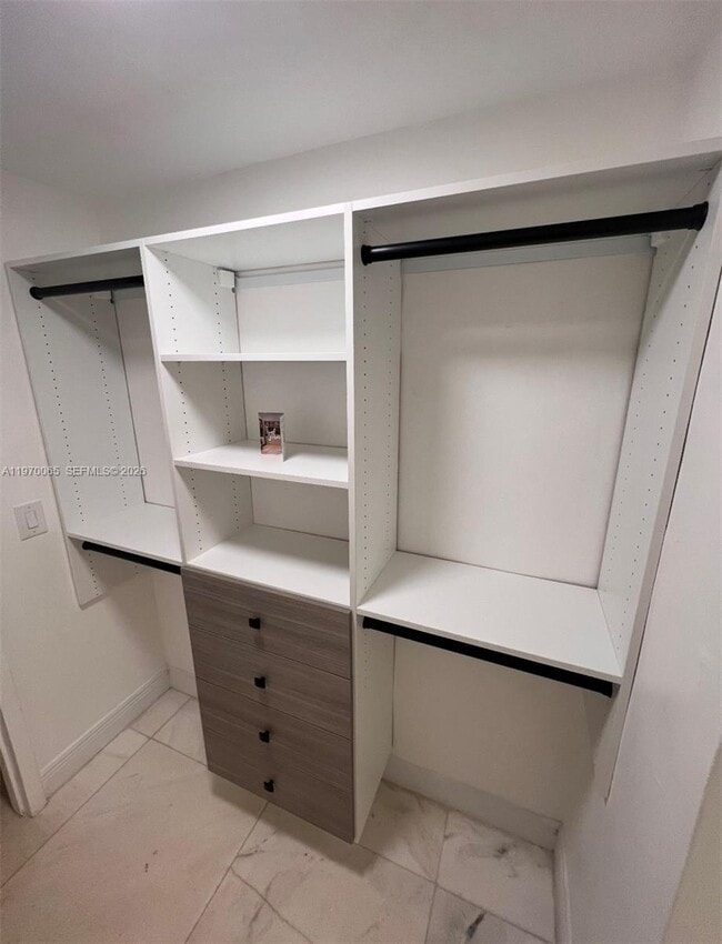 Building Photo - 150 SE 25th Rd