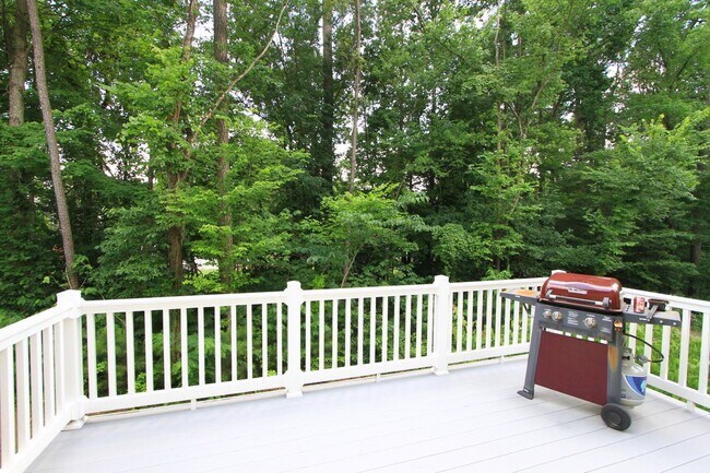 Foto del edificio - 129 Parkway Ct