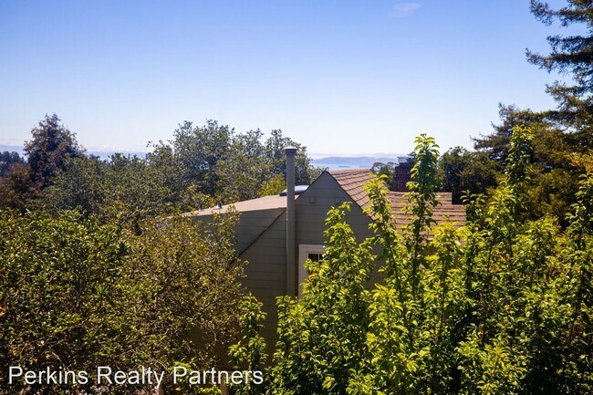 Foto del edificio - 4 br, 2.5 bath House - 11031 Broadway Ter