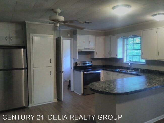 Foto del edificio - 3 br, 2 bath House - 110 Nolan St.