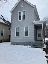 Building Photo - 2417 NE Madison Ave