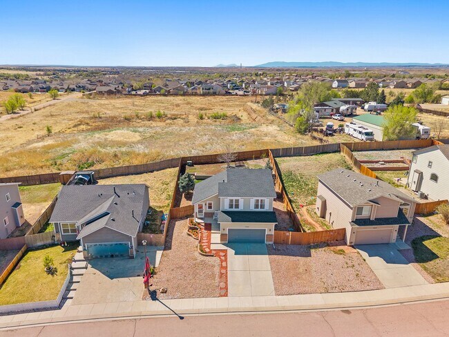 Building Photo - Beautiful Recently Renovated 4 Bed 4 Bath Home In Fountain!!!!