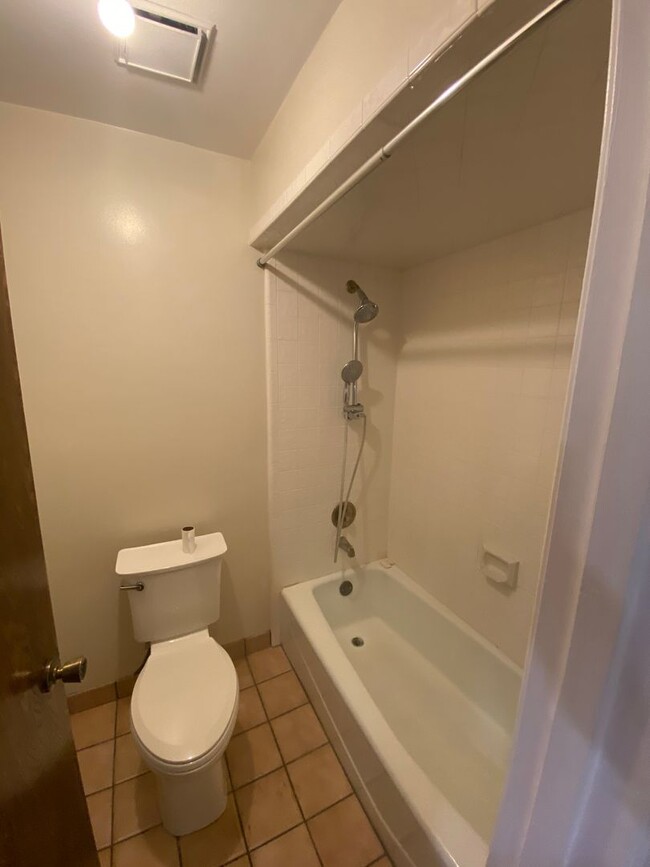 Foto del edificio - Charming 2-Bedroom, 2-Bathroom Townhome wi...