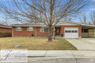 Building Photo - 139 Marigold St