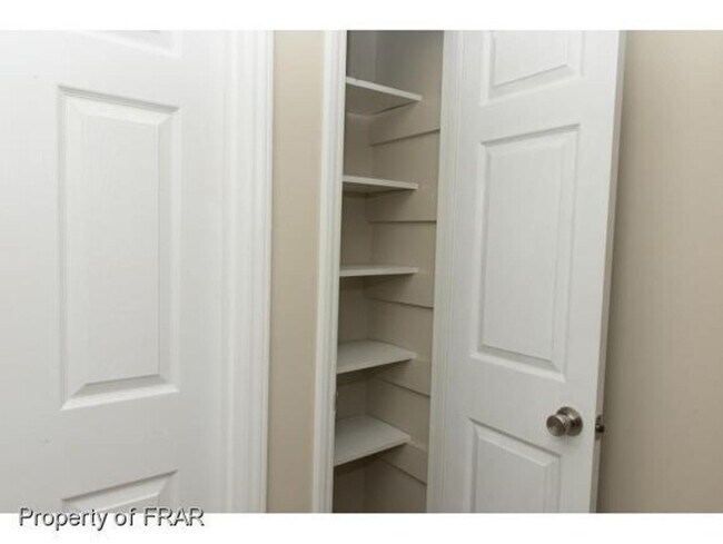 Foto del edificio - 422 Kirkcaldy Ct