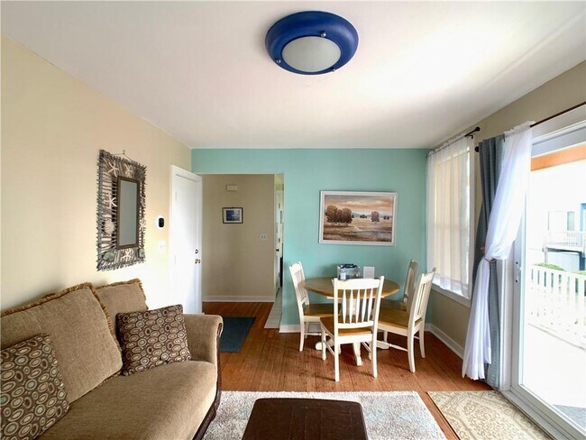 Foto del edificio - 25 Briarwood Ave