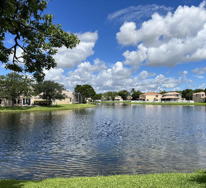 Foto principal - 4811 NW 58th Manor