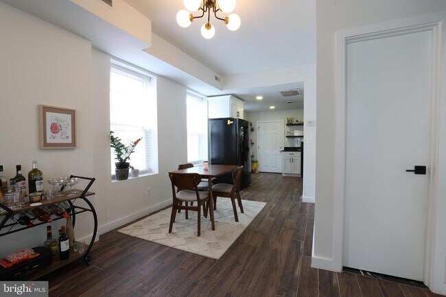 Foto del edificio - 916 3rd St NE