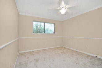 Building Photo - 2818 Colonial Dr