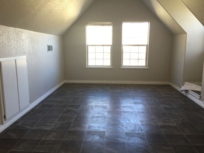 Building Photo - 3 Bed 2 Bath House in Bear Valley Springs!