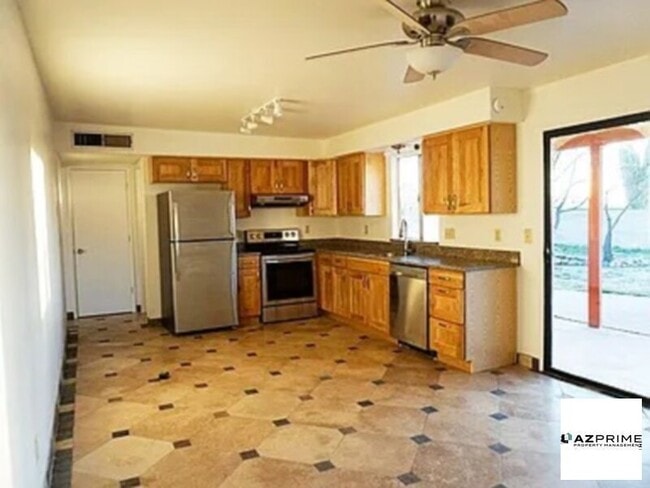 Foto del edificio - 3 bedroom 2 bath house