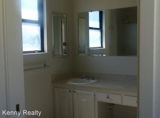 Foto del edificio - 2 br, 2 bath House - 477 Maple