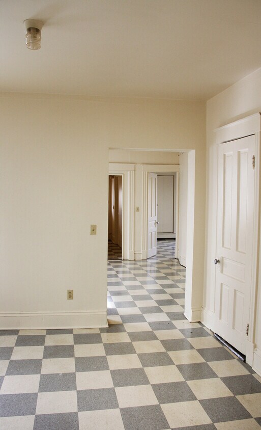 Building Photo - 122 North St