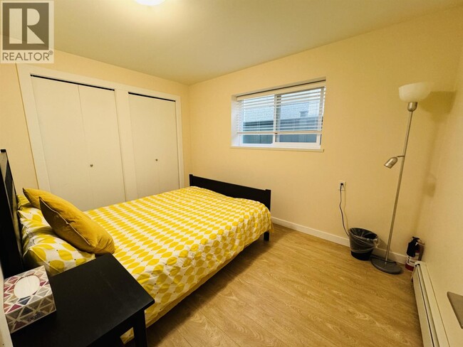 Building Photo - 4615 W 9th Ave