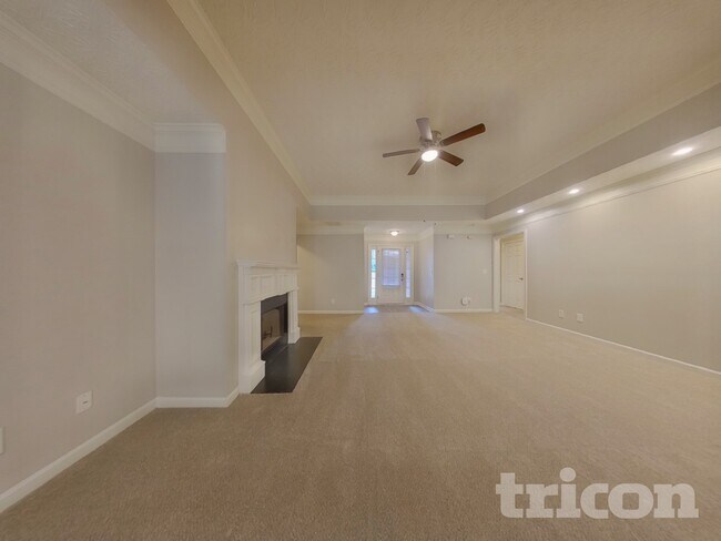 Foto del edificio - 220 Arbor Creek Dr