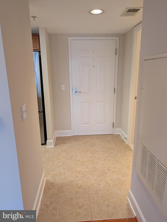 Foto del edificio - 11800 Sunset Hills Rd