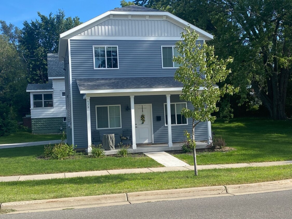 Primary Photo - Nelson Neighborhood