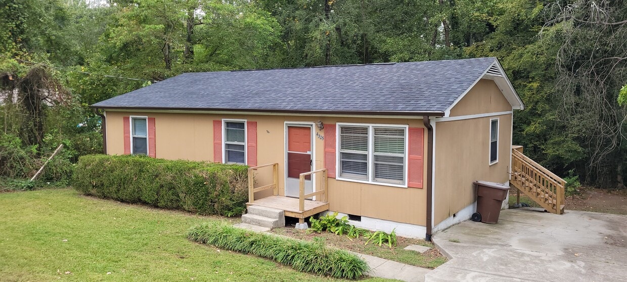 Primary Photo - 4325 Voss Ave