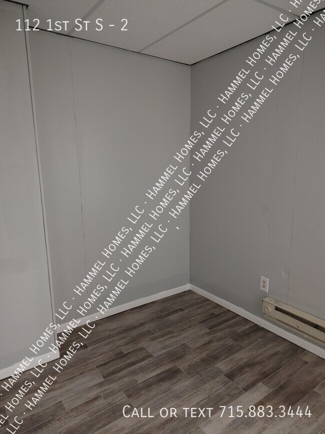 Foto del edificio - 112 1st St S