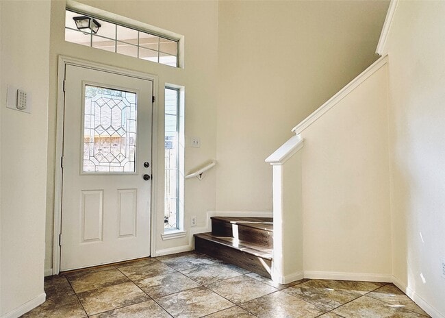 Foto del edificio - 5906 Llano Creek Dr