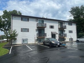 Building Photo - 255 Danforth St