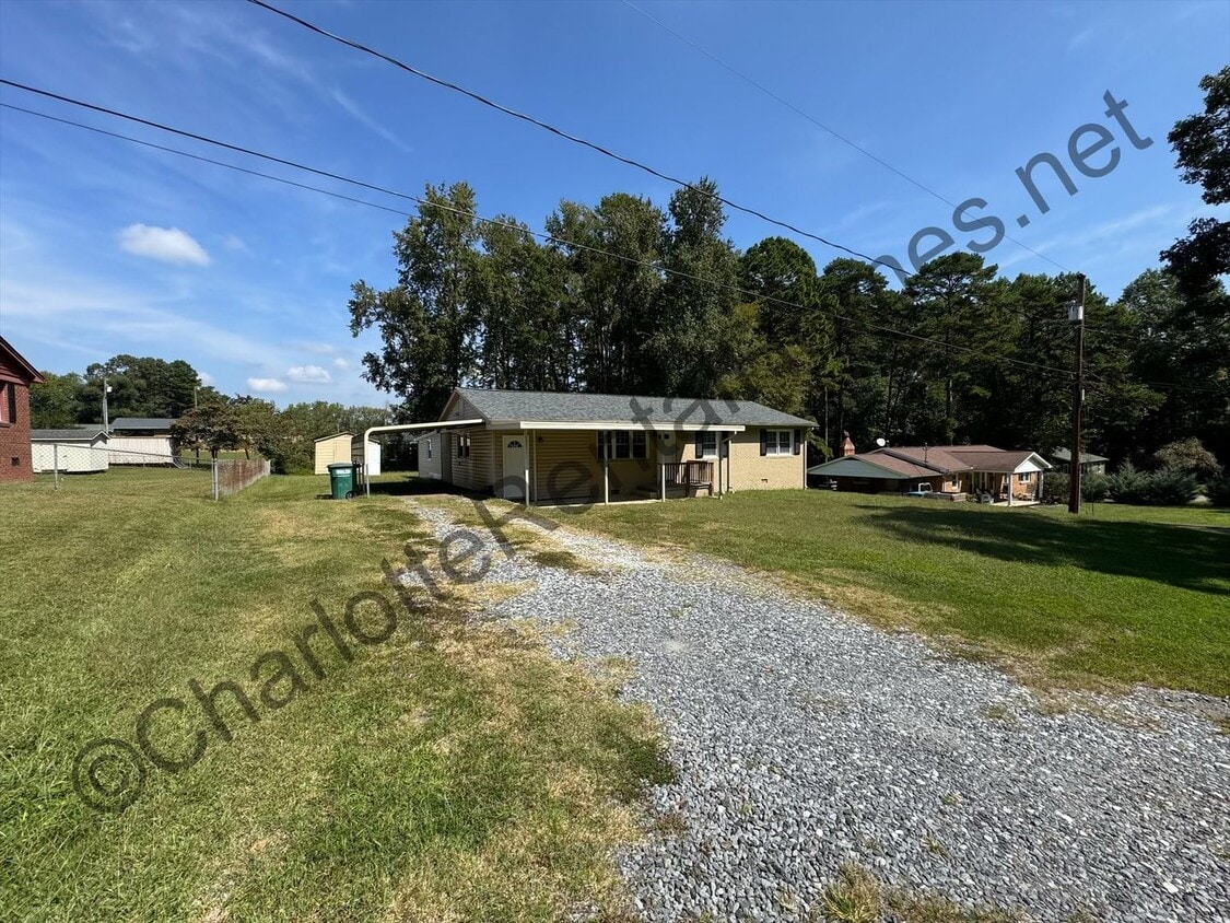 Primary Photo - Renovated home in Bessemer City