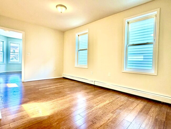 Building Photo - 421 S 16th St