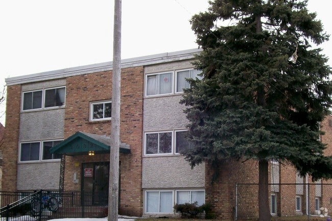Building Photo - 3032 Pillsbury Ave S