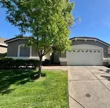 Building Photo - 453 Star Glow Pl