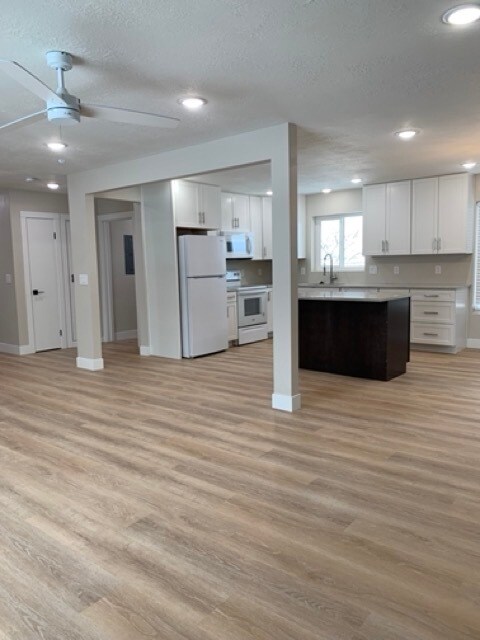 Foto del edificio - 7547 S Butler Hills Dr