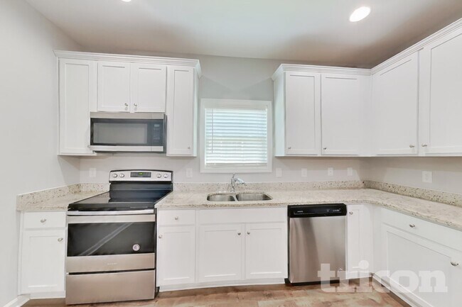 Building Photo - 741 W Coker Way
