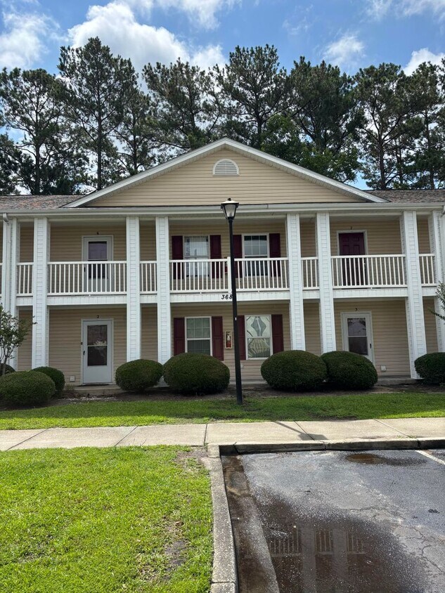 Foto principal - 2-Bedroom, 2-Bathroom Condo with Balcony, ...